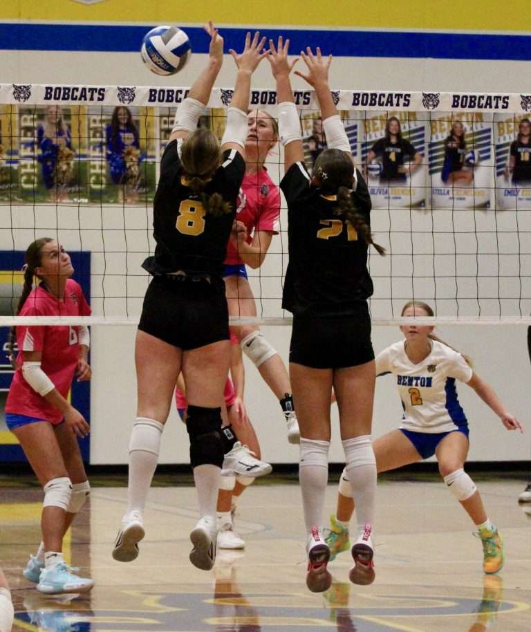 Lady ‘Cats get back in rhythm against Vikettes, 3-0