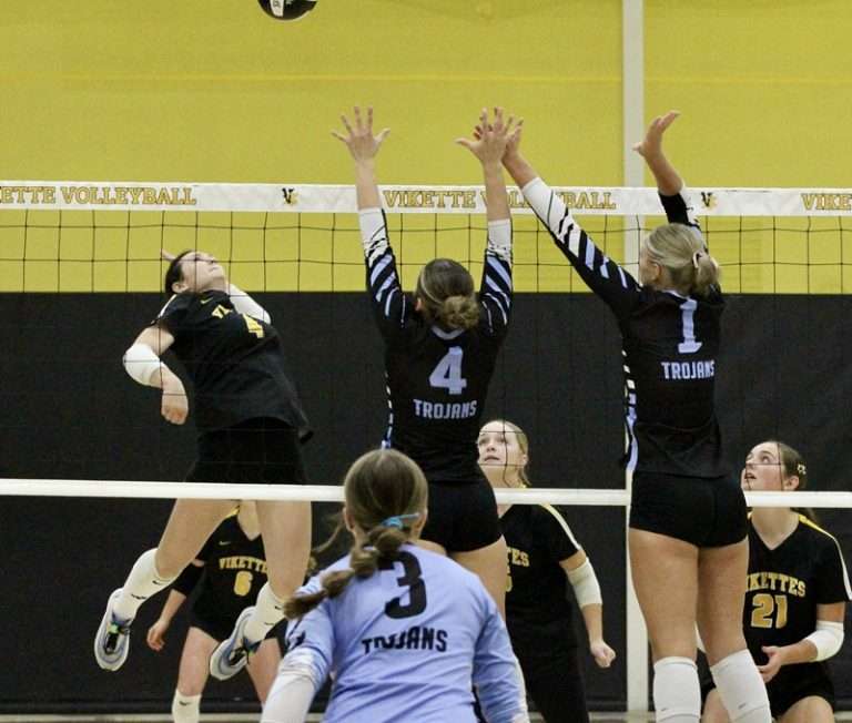 South Tama sweeps Vikettes, 3-0 on Senior Night